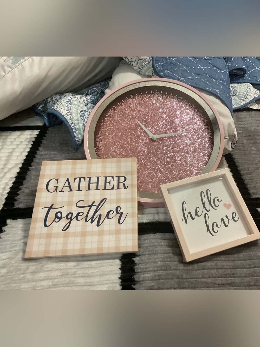 Pink Glitter Round Wall Clock  Pink Home Wall Decor